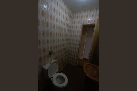 Casa para alugar com 198m², 5 quartos e 4 vagasBanheiro social