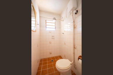 Casa à venda com 180m², 2 quartos e 3 vagas Casa à venda com 180m², 2 quartos e 3 vagasBanheiro de serviço