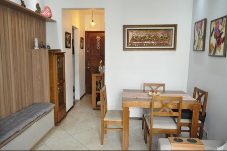 Apartamento à venda com 64m², 2 quartos e sem vagaSala