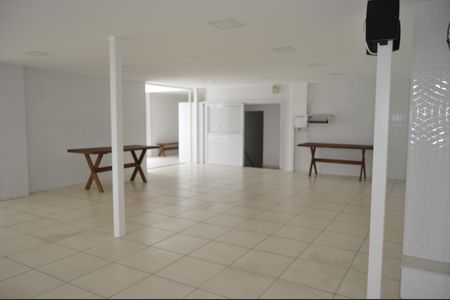 Apartamento à venda com 64m², 2 quartos e sem vagaÁrea comum