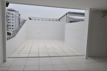 Apartamento à venda com 64m², 2 quartos e sem vagaÁrea comum