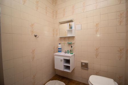 Casa para alugar com 70m², 1 quarto e 1 vaga Casa para alugar com 70m², 1 quarto e 1 vagaBanheiro