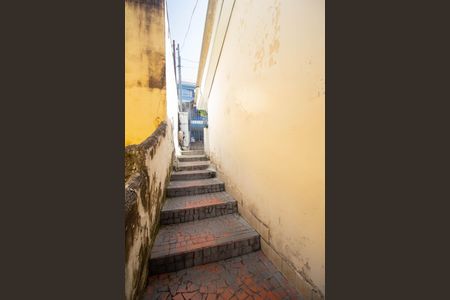 Casa para alugar com 70m², 1 quarto e 1 vaga Casa para alugar com 70m², 1 quarto e 1 vagaEscada