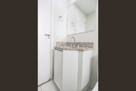 Apartamento à venda com 76m², 2 quartos e 2 vagasBanheiro 