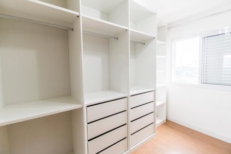 Apartamento à venda com 76m², 2 quartos e 2 vagasCloset da Suíte