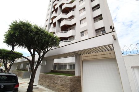 Apartamento para alugar com 210m², 3 quartos e 2 vagasFachada