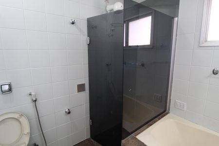 Apartamento para alugar com 210m², 3 quartos e 2 vagasBanheiro do Quarto 1