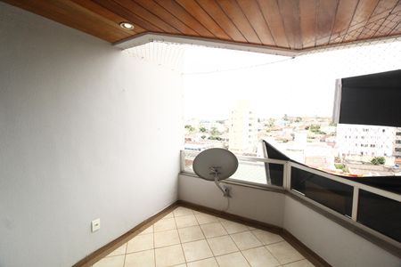 Apartamento para alugar com 210m², 3 quartos e 2 vagasSacada