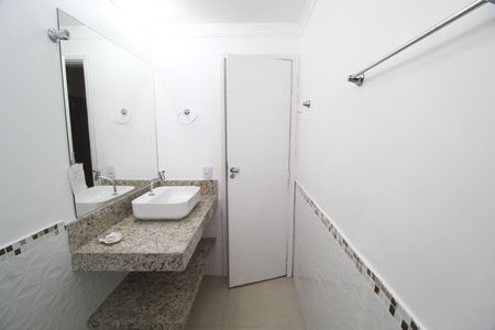 Apartamento para alugar com 210m², 3 quartos e 2 vagasBanheiro Social