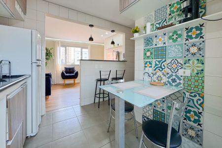 Apartamento para alugar com 56m², 2 quartos e 2 vagasCozinha