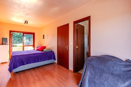 Casa à venda com 106m², 2 quartos e 5 vagasSuíte