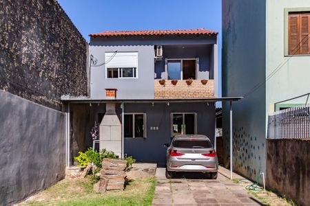 Casa à venda com 106m², 2 quartos e 5 vagasFachada