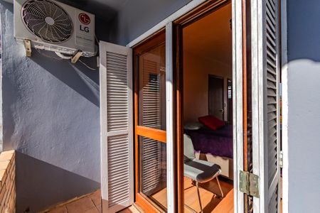 Casa à venda com 106m², 2 quartos e 5 vagasVaranda da Suíte