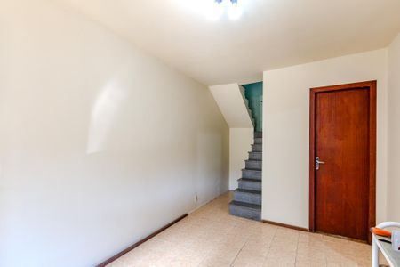 Casa à venda com 106m², 2 quartos e 5 vagasSala 