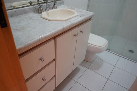 Apartamento à venda com 83m², 3 quartos e 2 vagasBanheiro