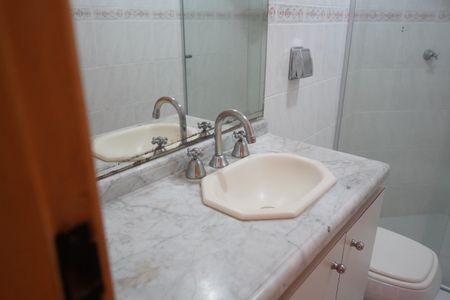 Apartamento à venda com 83m², 3 quartos e 2 vagasBanheiro