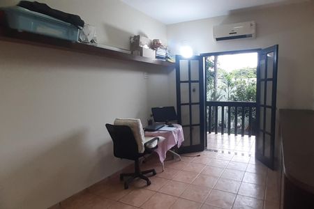 Casa de condomínio à venda com 300m², 3 quartos e 3 vagasQuarto 1