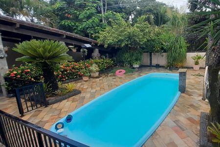 Casa de condomínio à venda com 300m², 3 quartos e 3 vagasPiscina