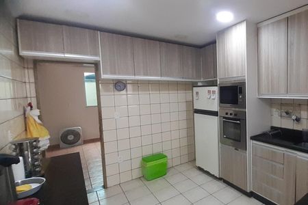 Casa de condomínio à venda com 300m², 3 quartos e 3 vagasCozinha