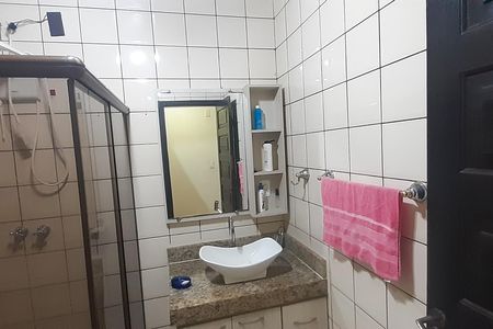 Casa de condomínio à venda com 300m², 3 quartos e 3 vagasBanheiro
