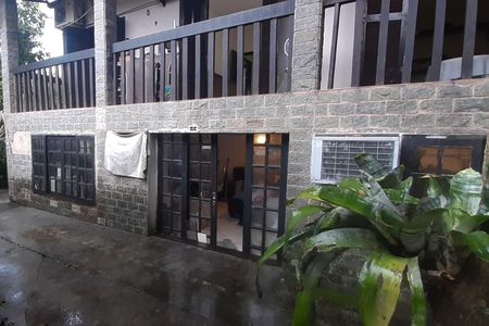 Casa de condomínio à venda com 300m², 3 quartos e 3 vagasPorão