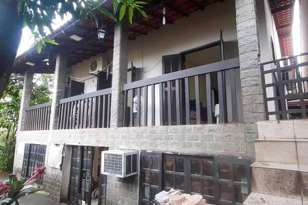 Casa de condomínio à venda com 300m², 3 quartos e 3 vagasVaranda 2