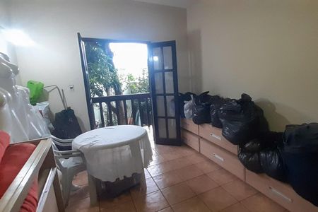 Casa de condomínio à venda com 300m², 3 quartos e 3 vagasQuarto 2