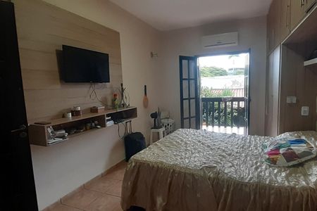 Casa de condomínio à venda com 300m², 3 quartos e 3 vagasSuíte