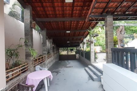 Casa de condomínio à venda com 300m², 3 quartos e 3 vagasGaragem