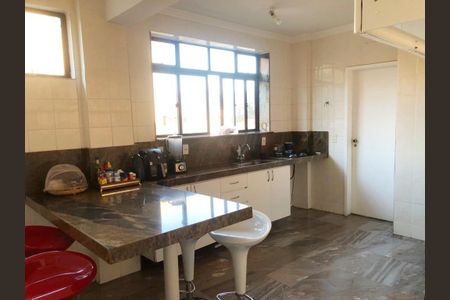 Apartamento à venda com 230m², 3 quartos e 2 vagas