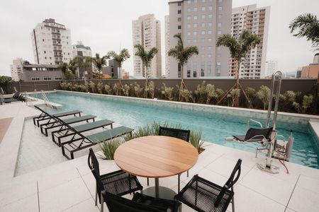 Apartamento à venda com 38m², 1 quarto e 1 vaga Apartamento à venda com 38m², 1 quarto e 1 vagaÁrea comum - Piscina