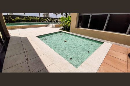 Apartamento à venda com 38m², 1 quarto e 1 vaga Apartamento à venda com 38m², 1 quarto e 1 vagaÁrea comum - Piscina