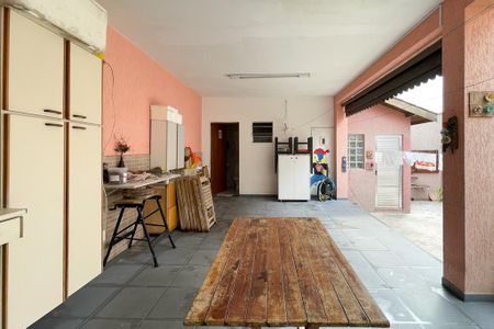 Casa à venda com 289m², 3 quartos e 2 vagasÁrea - Churrasqueira