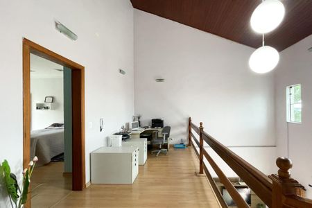 Casa à venda com 289m², 3 quartos e 2 vagasEscritório