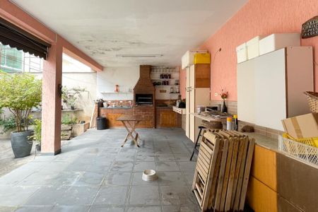 Casa à venda com 289m², 3 quartos e 2 vagasÁrea - Churrasqueira