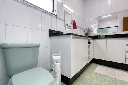 Casa à venda com 289m², 3 quartos e 2 vagasBanheiro da Suíte 2