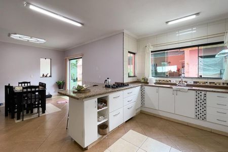 Casa à venda com 289m², 3 quartos e 2 vagasCozinha