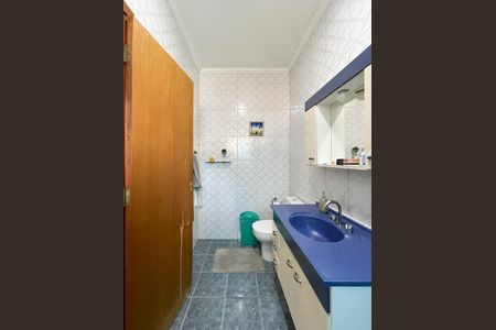 Casa à venda com 289m², 3 quartos e 2 vagasBanheiro da Suíte 1