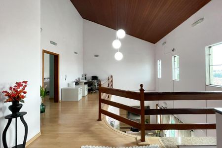 Casa à venda com 289m², 3 quartos e 2 vagasEscritório