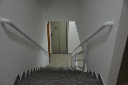 Apartamento à venda com 88m², 2 quartos e 1 vagaEscada