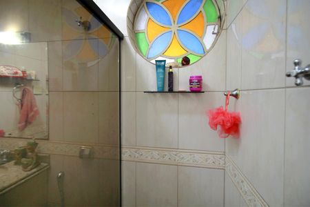 Casa à venda com 160m², 4 quartos e 1 vagaBanheiro