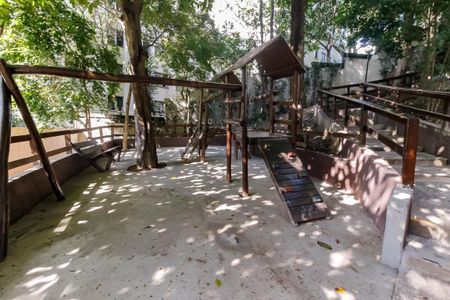 Apartamento para alugar com 46m², 2 quartos e 1 vaga Apartamento para alugar com 46m², 2 quartos e 1 vagaÁrea comum - Playground