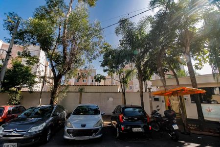 Apartamento para alugar com 46m², 2 quartos e 1 vaga Apartamento para alugar com 46m², 2 quartos e 1 vagaFachada