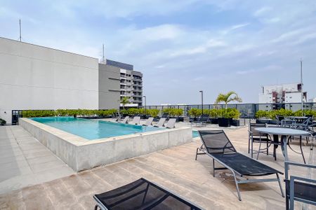 Apartamento à venda com 27m², 1 quarto e sem vagaÁrea comum - Piscina