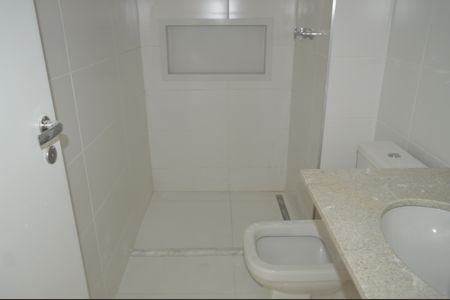 Apartamento à venda com 145m², 3 quartos e 2 vagasBanheiro da Suíte 1