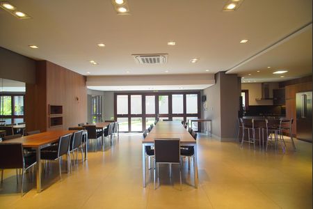 Apartamento à venda com 185m², 3 quartos e 1 vaga Apartamento à venda com 185m², 3 quartos e 1 vagaÁrea comum - Salão de festas