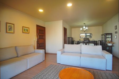 Apartamento à venda com 185m², 3 quartos e 1 vaga Apartamento à venda com 185m², 3 quartos e 1 vagaSala