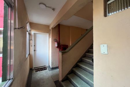 Apartamento para alugar com 48m², 2 quartos e 1 vagaEscada