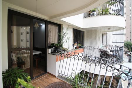 Apartamento à venda com 100m², 3 quartos e 2 vagasVaranda