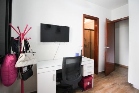 Apartamento à venda com 100m², 3 quartos e 2 vagasSuíte 2